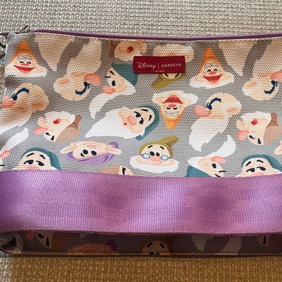 Harveys Disney Snow White & Seven Dwarfs Canvas Cosmetic Bag / Pouch - Picture 13 of 14